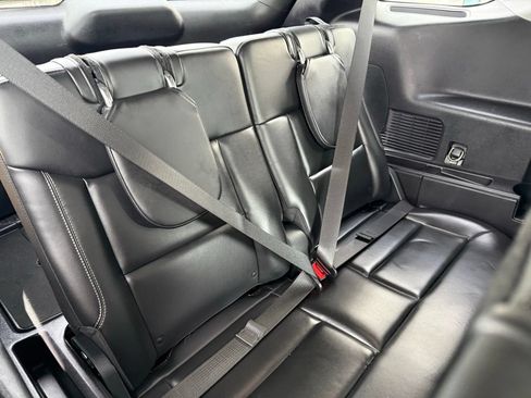 Used 2021 Ford Explorer XLT w/ Equipment Group 202A AWD/4WD image 19