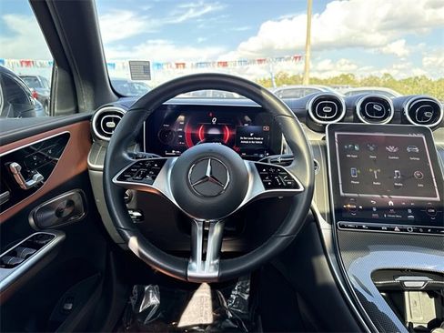 Used 2023 Mercedes-Benz GLC 300 image 17