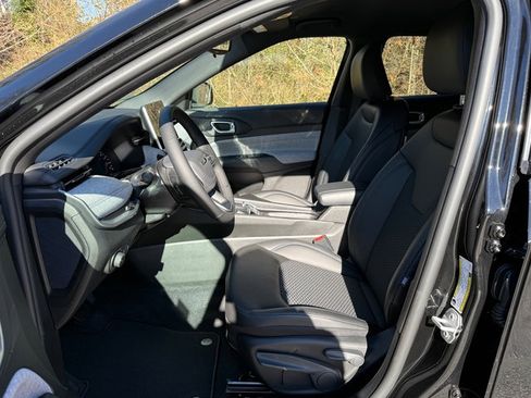 New 2026 Jeep Compass Latitude image 11