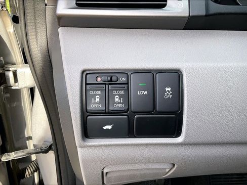 Used 2015 Honda Odyssey EX-L image 32