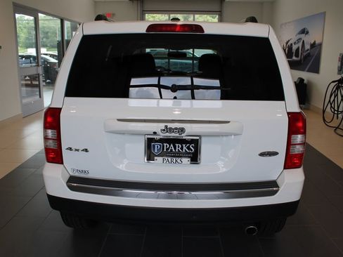 Used 2016 Jeep Patriot High Altitude AWD/4WD image 26