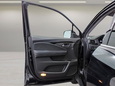 Used 2022 Honda Pilot Touring image 28