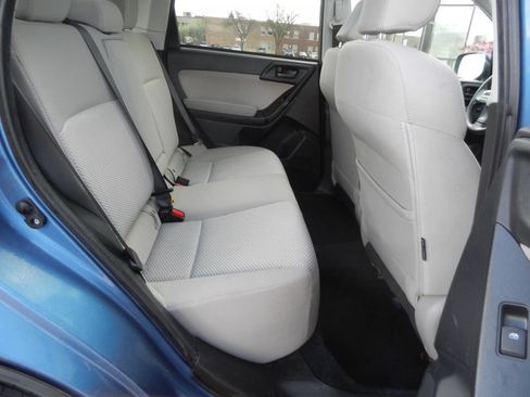 Used 2015 Subaru Forester 2.5i Premium AWD/4WD image 33
