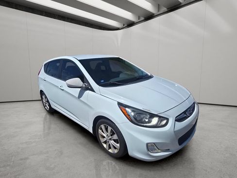 Used 2012 Hyundai Accent SE FWD image 13