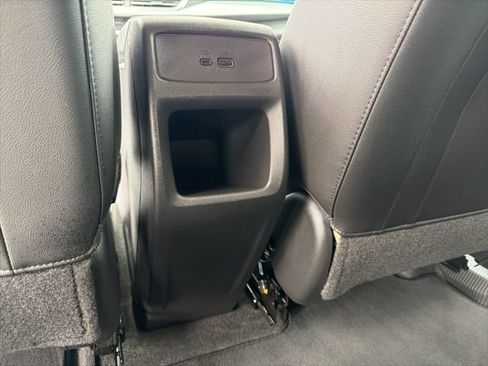 Used 2025 Chevrolet Trax LT w/ LT Convenience Package FWD image 19