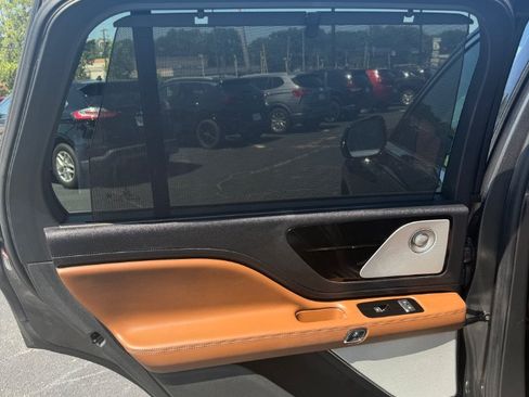 Used 2020 Lincoln Aviator Reserve w/ Equipment Group 201A RWD image 26
