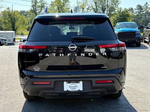 Used 2025 Nissan Pathfinder SV AWD/4WD image 6