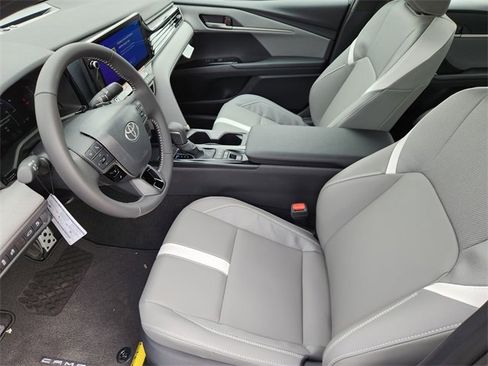 New 2026 Toyota Camry SE image 9