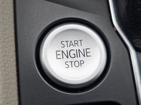 Used 2023 Volkswagen Atlas SE AWD/4WD image 22