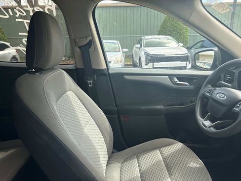 Used 2020 Ford Escape SE image 15