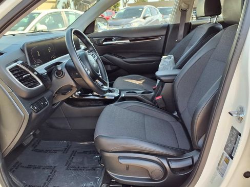 Used 2025 Kia Seltos S FWD image 15
