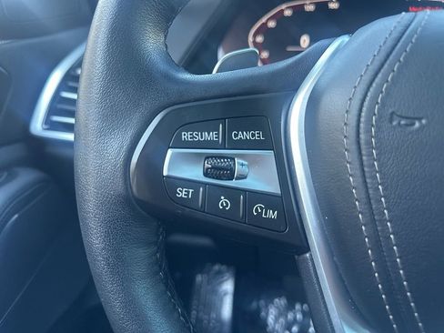 Used 2022 BMW X5 xDrive40i w/ Premium Package image 16