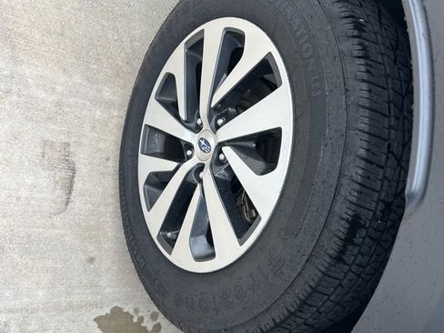 Used 2023 Subaru Outback Premium AWD/4WD image 7