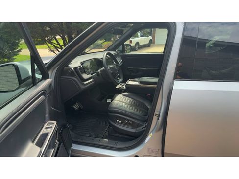 Used 2024 Rivian R1T Adventure AWD/4WD image 5