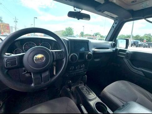 Used 2015 Jeep Wrangler Unlimited Sport AWD/4WD image 6
