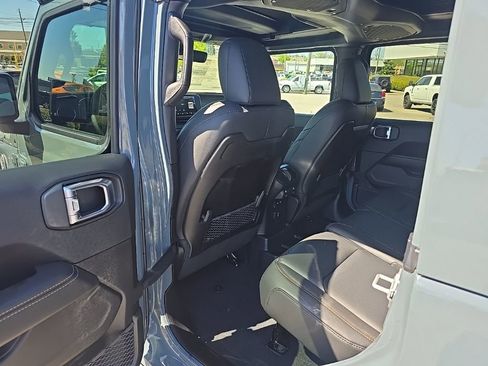 New 2026 Jeep Wrangler Unlimited Sahara AWD/4WD image 22