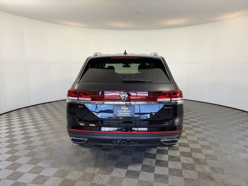 Used 2025 Volkswagen Atlas SEL image 10