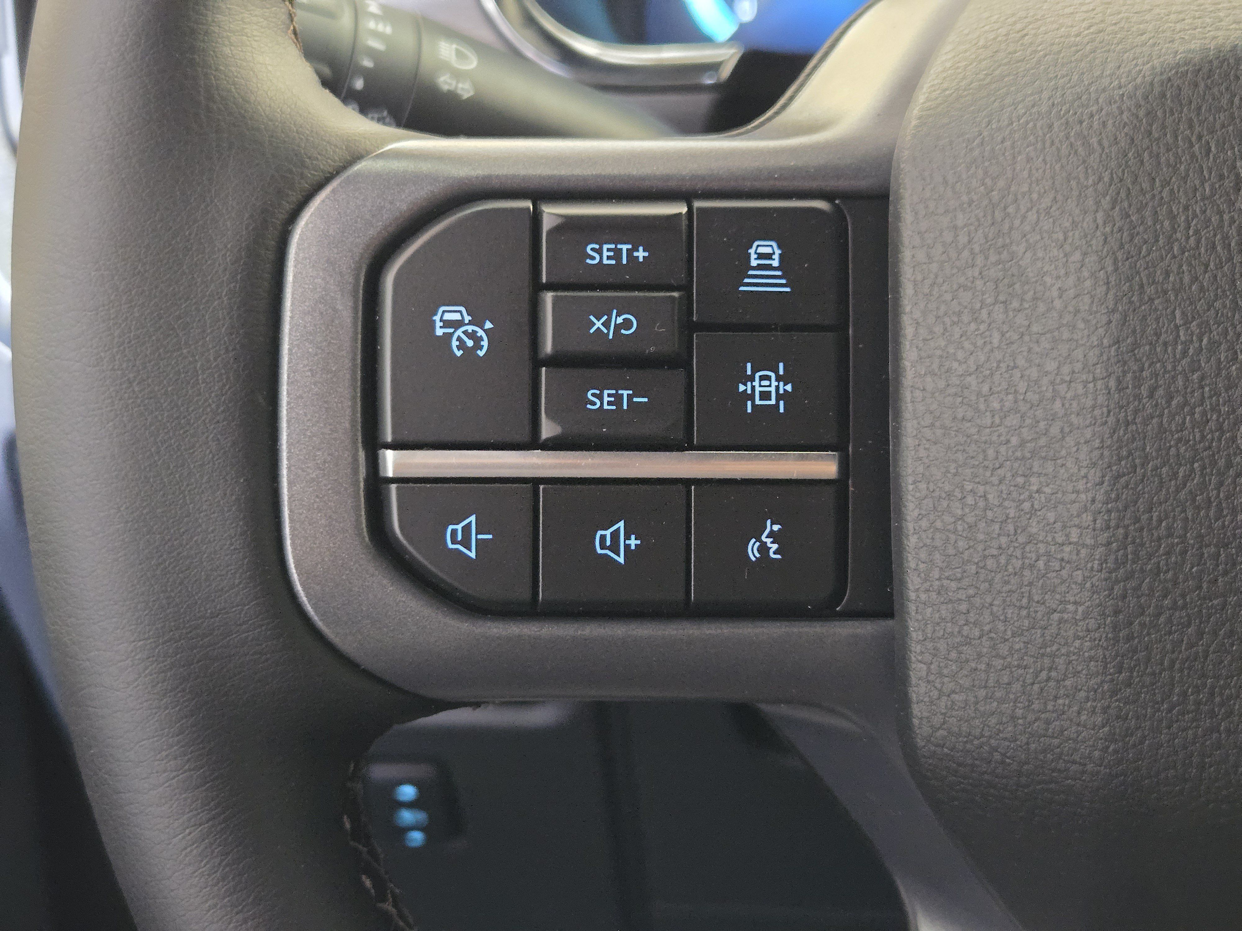 Used 2025 Ford F150 Lariat w/ Equipment Group 501A Mid AWD/4WD image 28
