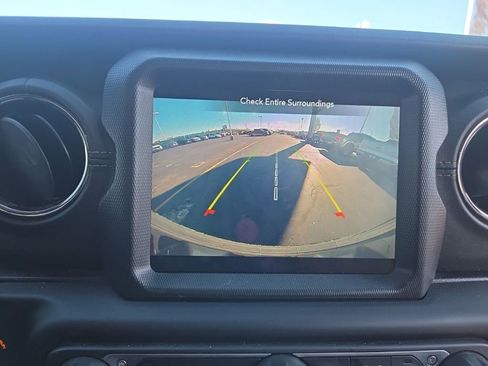 Used 2021 Jeep Wrangler Unlimited Sahara image 14