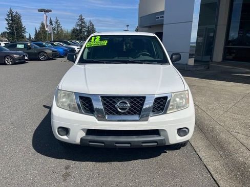 Used 2012 Nissan Frontier SV RWD image 3
