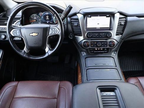 Used 2019 Chevrolet Suburban Premier w/ Premier Plus Edition AWD/4WD image 26
