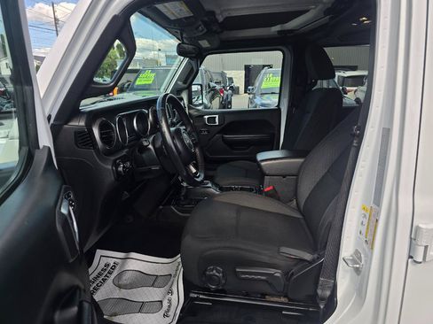 Used 2019 Jeep Wrangler Unlimited Sport S AWD/4WD image 12