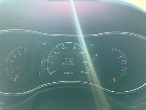 Used 2020 Jeep Grand Cherokee Laredo image 8