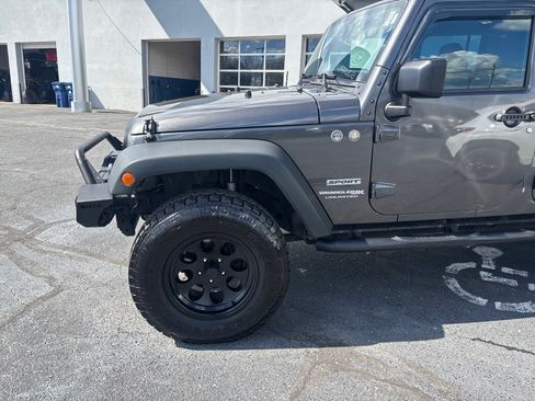 Used 2018 Jeep Wrangler Unlimited Sport S image 7