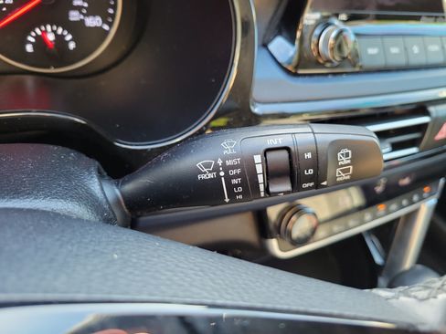 Used 2023 Kia Seltos S w/ Navigation Package AWD/4WD image 30
