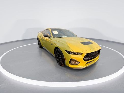 Used 2025 Ford Mustang GT Premium w/ GT Performance Package image 2