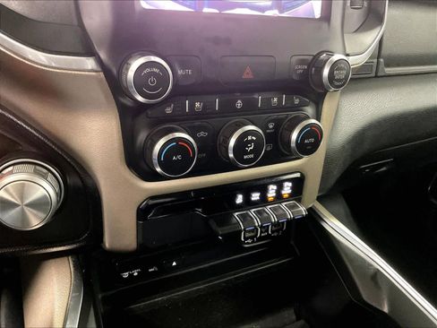 Used 2019 RAM 1500 Laramie image 25