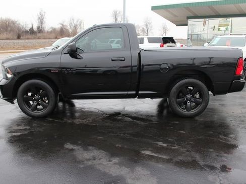 Used 2018 RAM 1500 Express w/ Black Ram 1500 Express Group image 5