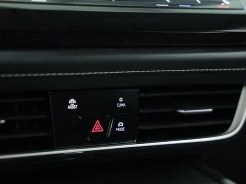 Used 2025 Volkswagen Atlas SE image 20