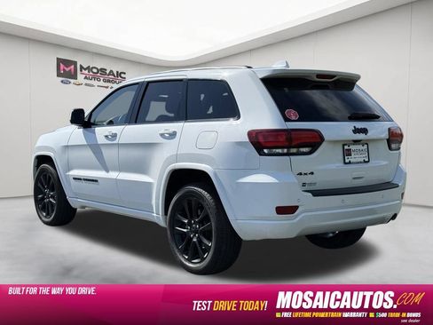Used 2021 Jeep Grand Cherokee Laredo X AWD/4WD image 5