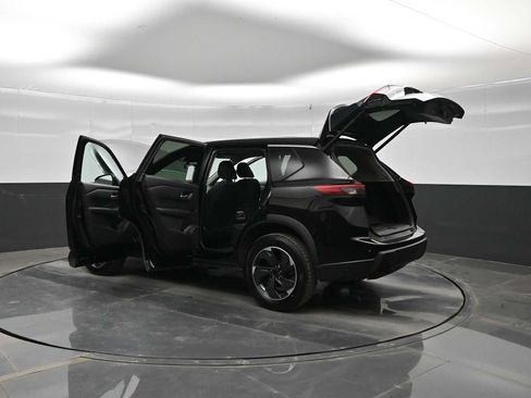 Used 2024 Nissan Rogue SV FWD image 43