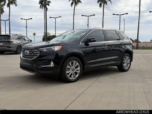 Used 2024 Ford Edge Titanium image 2