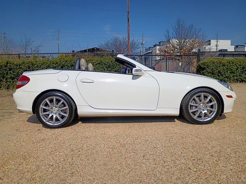 Used 2005 Mercedes-Benz SLK 350 image 19