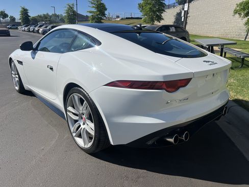 Used 2015 Jaguar F-TYPE R image 5