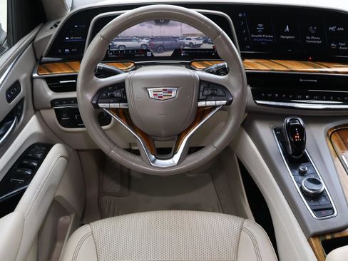 Used 2022 Cadillac Escalade ESV Premium Luxury Platinum image 16