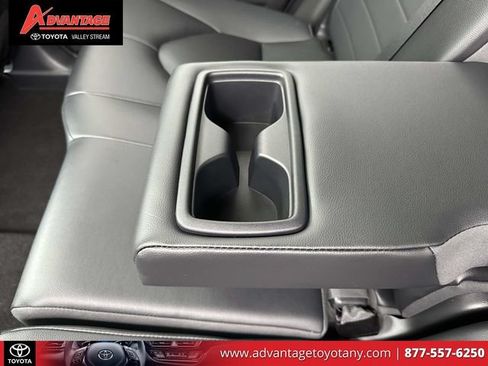 Used 2023 Toyota Highlander XLE AWD/4WD image 15