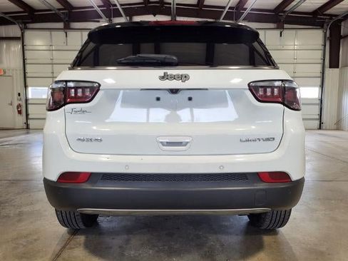 Used 2024 Jeep Compass Limited AWD/4WD image 4