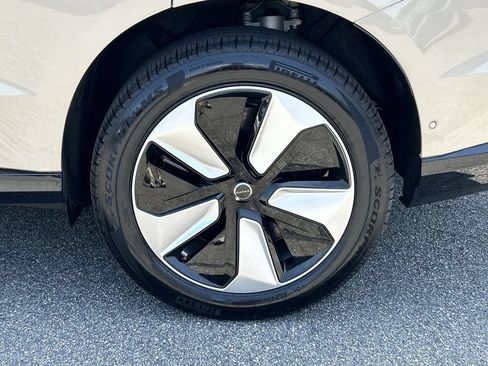 Certified 2025 Volvo EX90 Plus AWD/4WD image 11