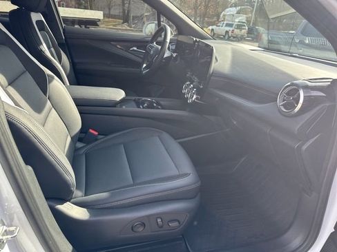 Used 2024 Chevrolet Blazer EV LT image 28