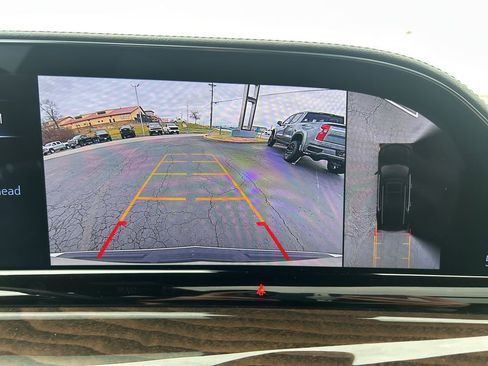 Used 2024 Cadillac Escalade Sport Platinum w/ LPO, ONYX Package image 34