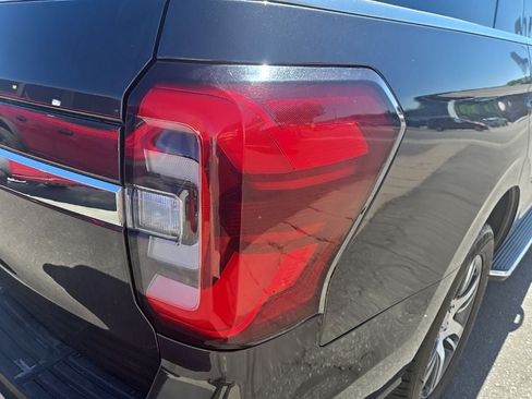 Used 2023 Ford Expedition Limited AWD/4WD image 37