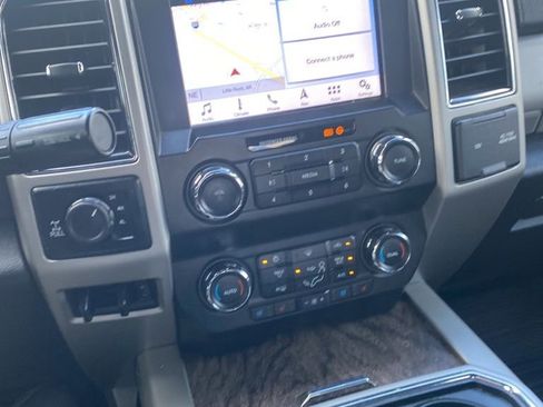 Used 2019 Ford F250 Lariat w/ Lariat Value Package AWD/4WD image 3