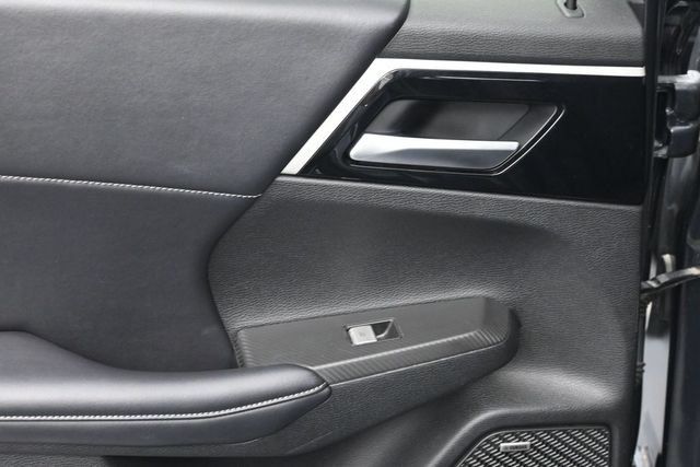 Used 2025 Mitsubishi Outlander SE FWD image 24