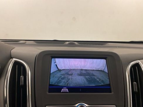 Used 2020 Chevrolet Equinox LT w/ Driver Convenience Package image 11