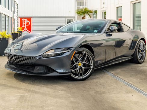 Used 2021 Ferrari Roma RWD image 3