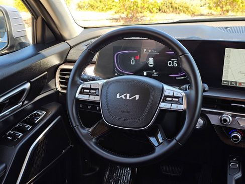Used 2025 Kia Telluride S image 25